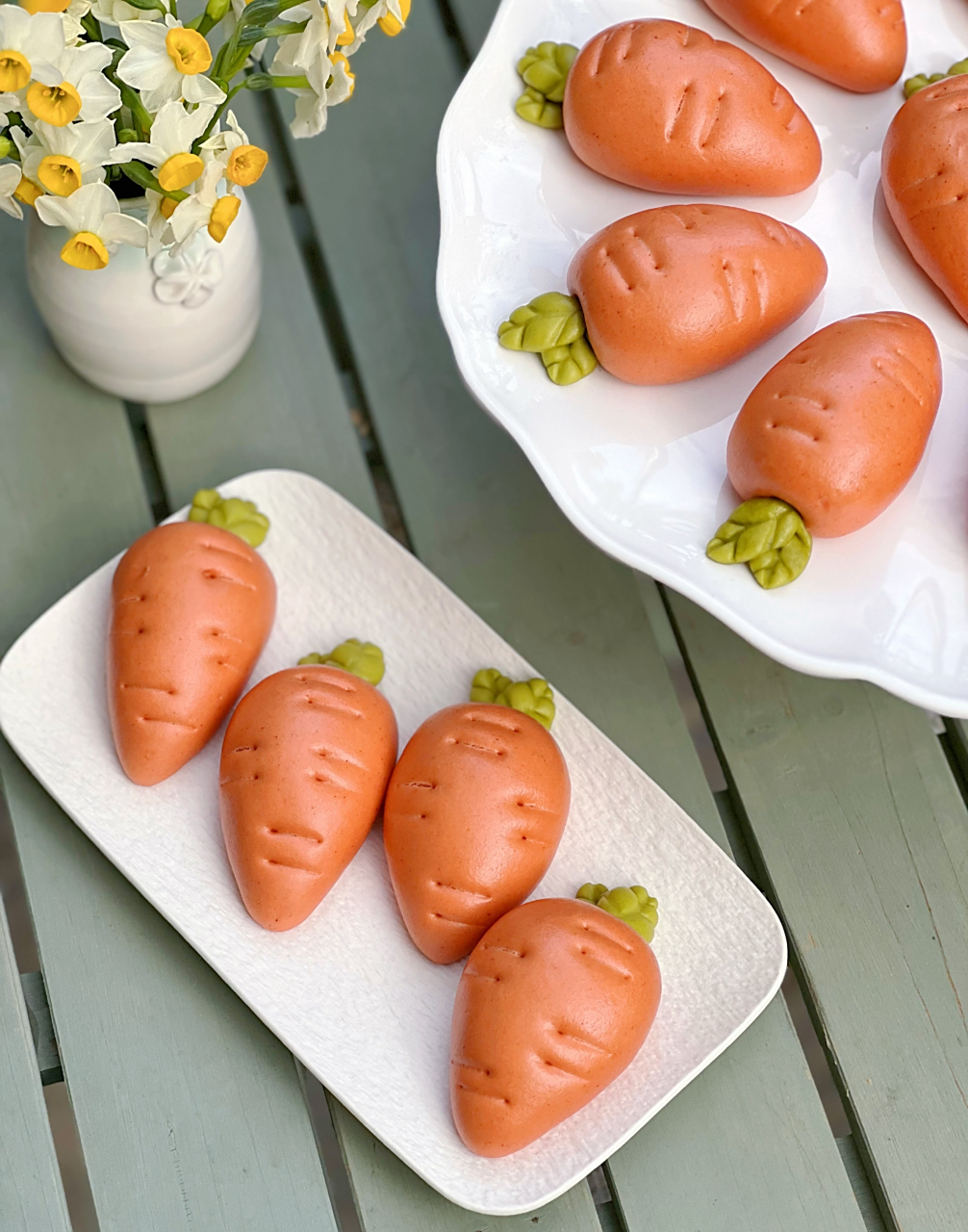 百度妈妈圈# 胡萝卜09馒头 a橙色面团:面粉300克,胡萝卜汁150克糖 