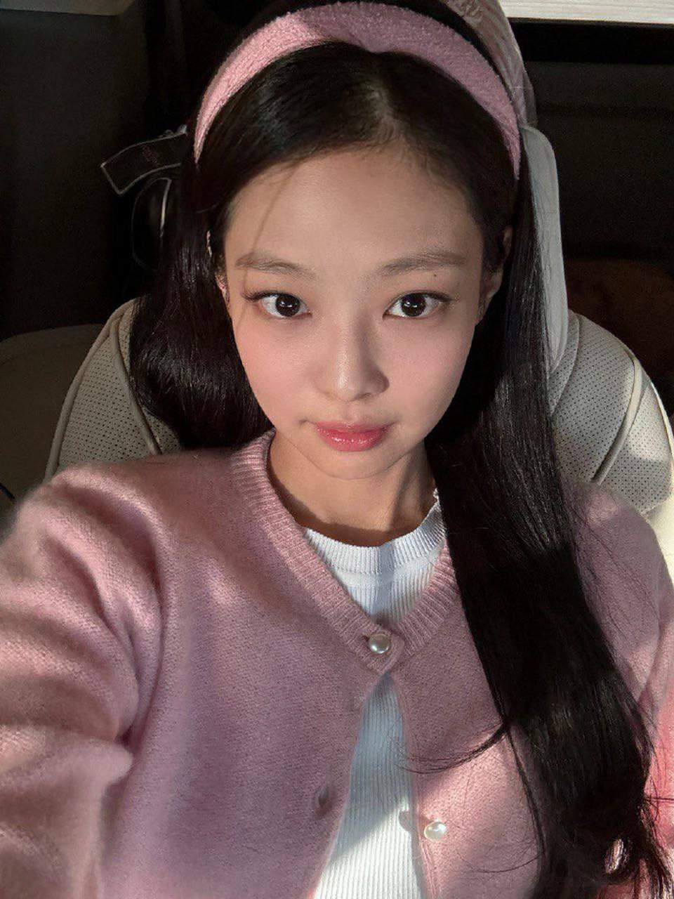韩国女团blackpink成员之一的金珍妮在2月23日晒出