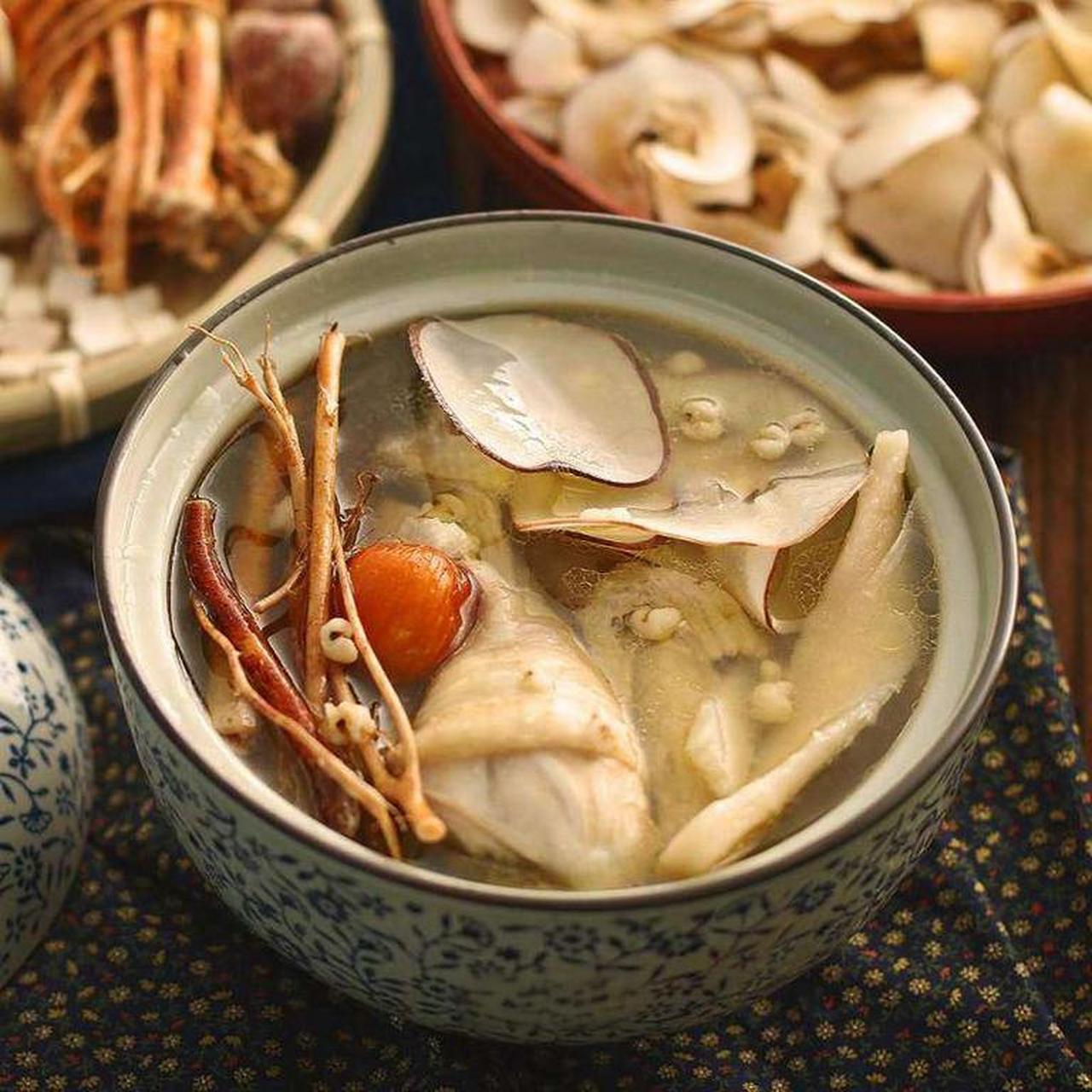 十大煲汤食材药材之一海底椰  海底椰果肉细白,美味可口,果汁稠浓至