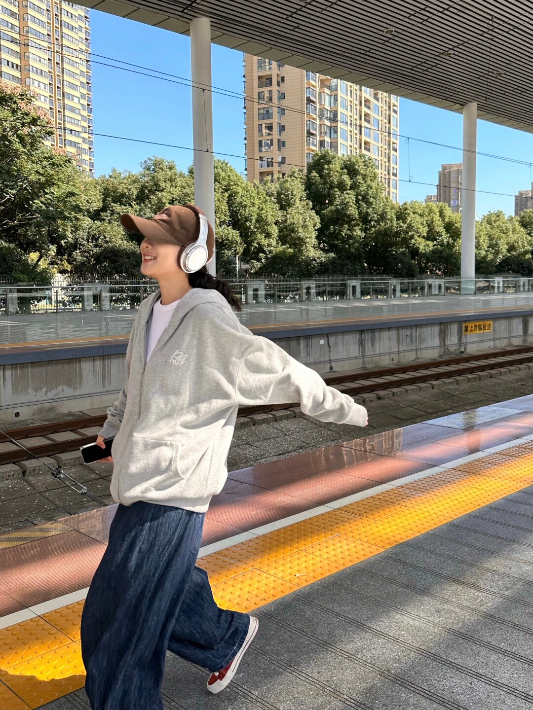 普通人随意又日常的拍照姿势  普通人拍照的日常姿势,随意而不失风格