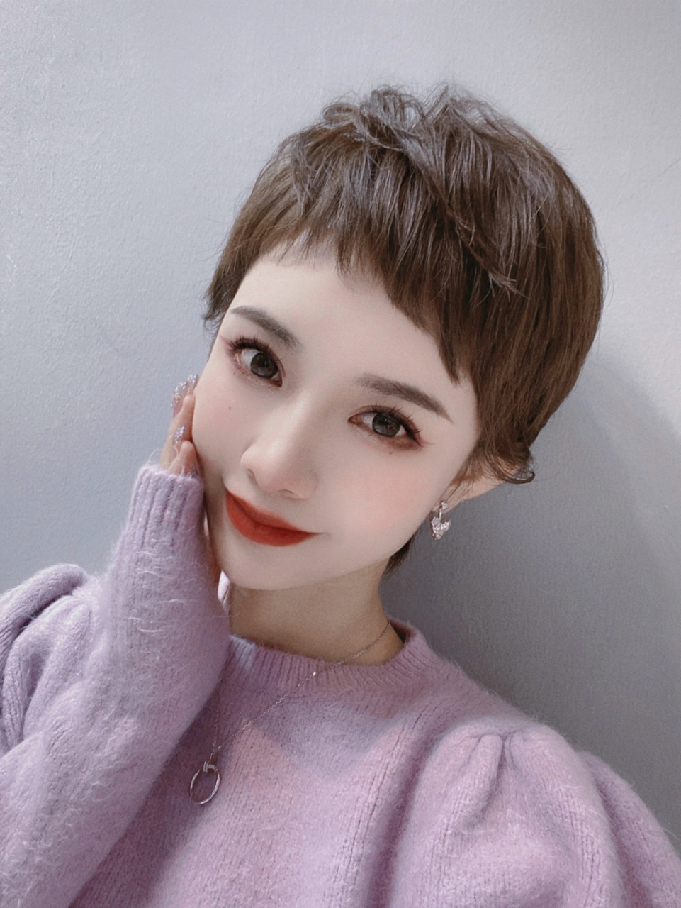 郭采洁短发风潮:俏皮减龄,瞬间唤醒你的青春活力  你还记得那个剪了