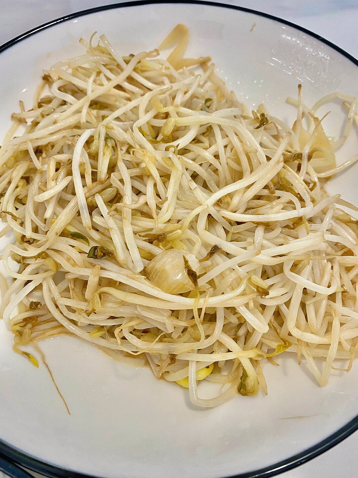 大家好今天晚餐我准备了冬瓜白菜煮牛肉丸清炒莲藕清炒豆芽清蒸