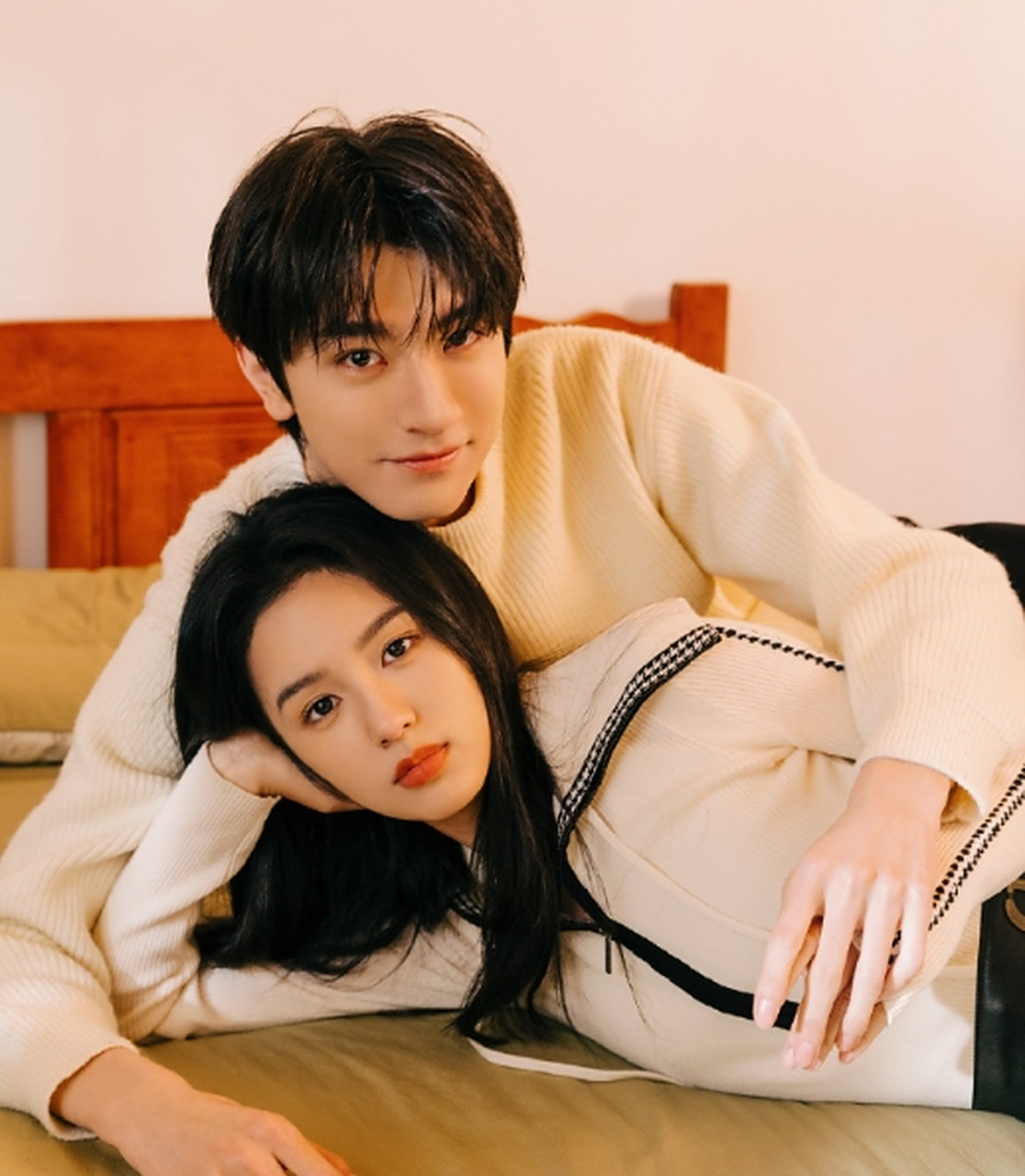 林一周也# #别对我动心独处时光大片# wow,帅哥美女的发糖时刻!