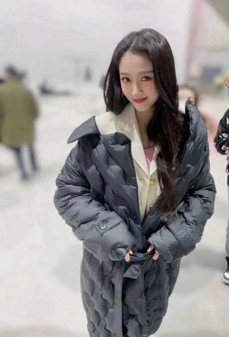 明星羽绒服大比拼,谁更有表现力?