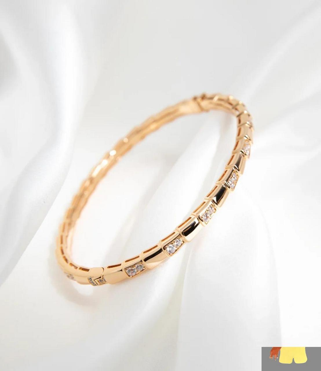 宝格丽间钻蛇骨手镯 宝格丽间钻蛇骨手镯 真的是宝格丽手镯里的颜值