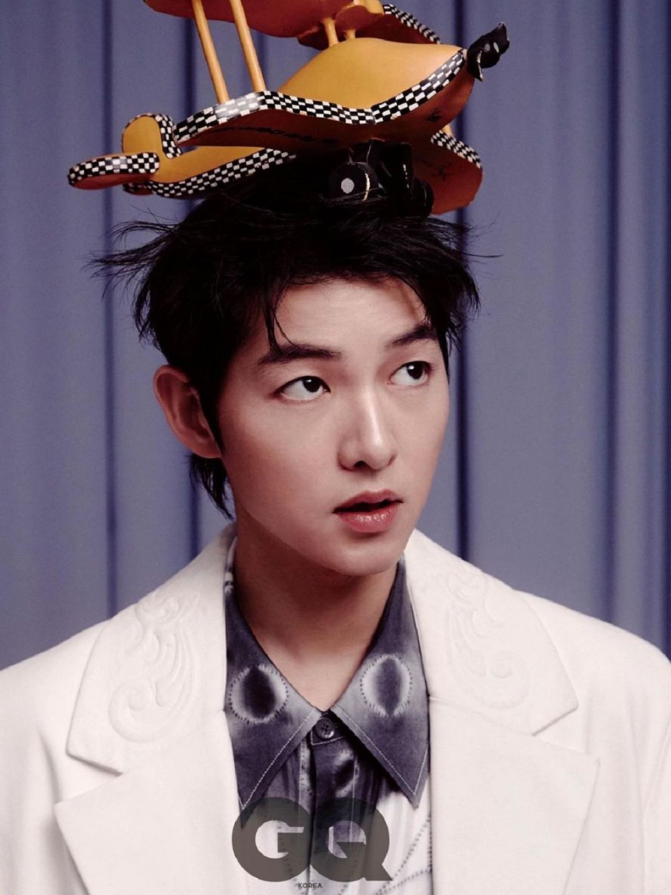 宋仲基ins近照大放送,依旧是那个《太阳的后裔》里的魅力男神!