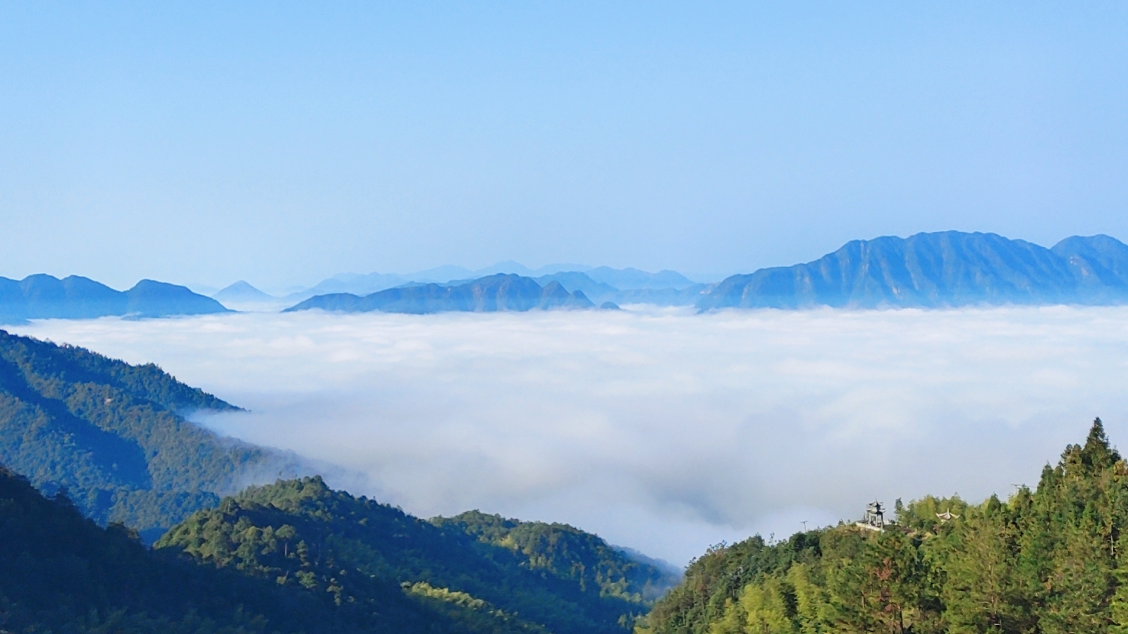泰顺九峰早晨的云海,和黄昏的落日奇观,看过一次,终生难忘!