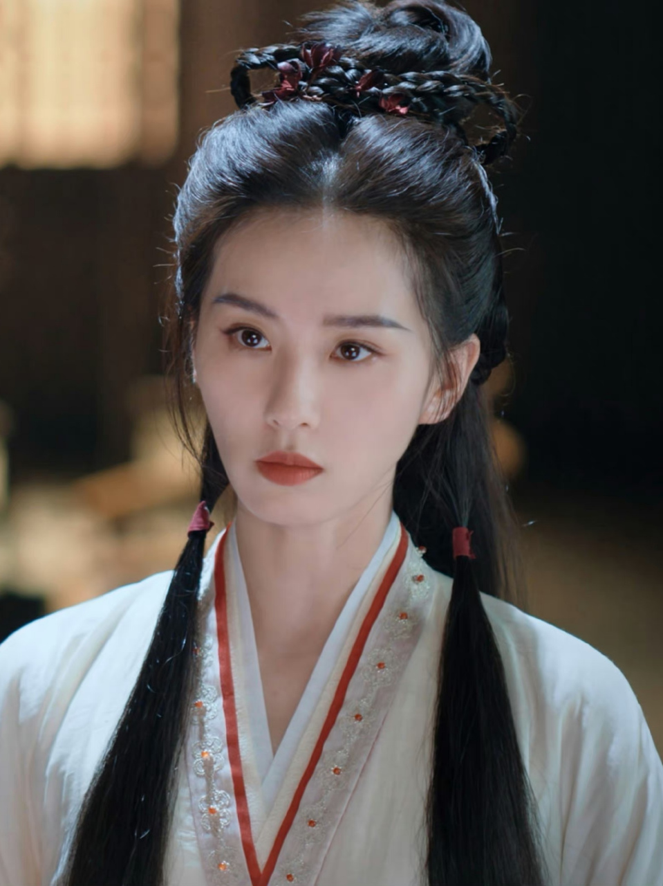 刘诗诗的这个古装扮相真的很像小时候看金庸武侠片里的女侠!
