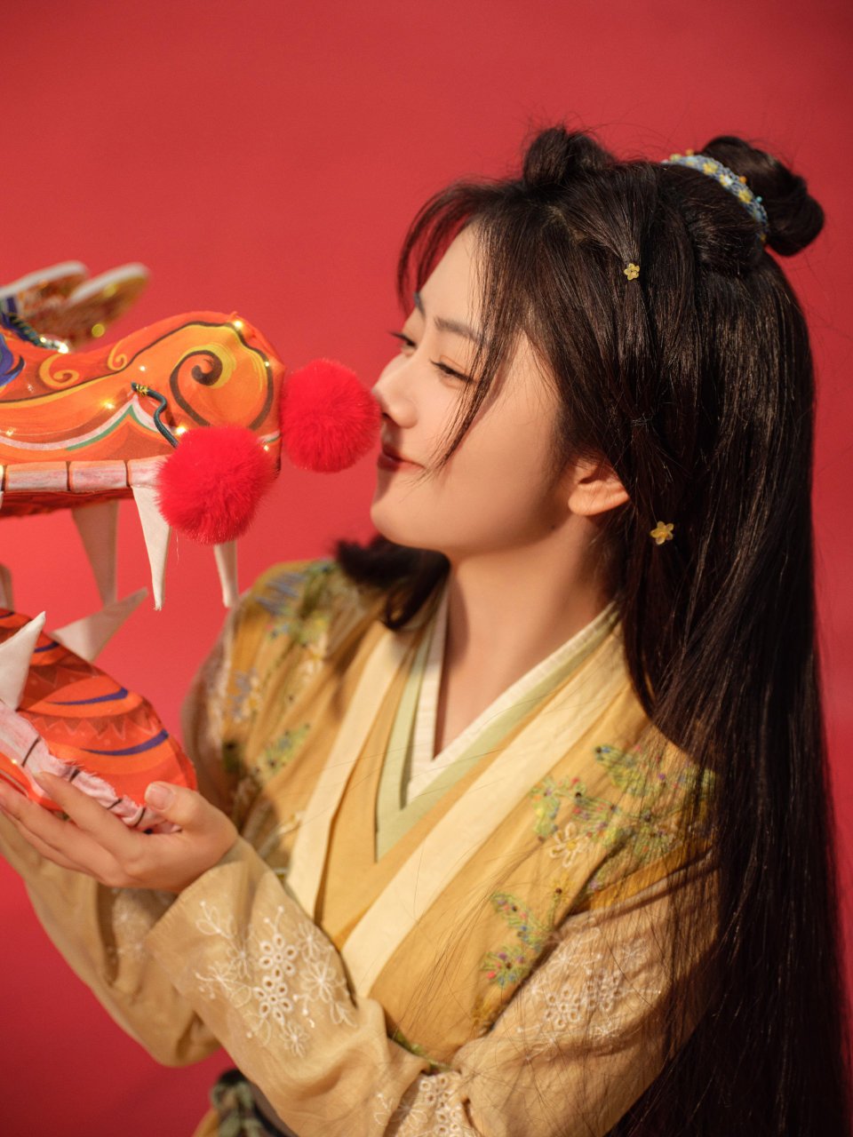 谭松韵的古装造型真的是惊艳到我了,每一个画面都美如画99,不仅符合