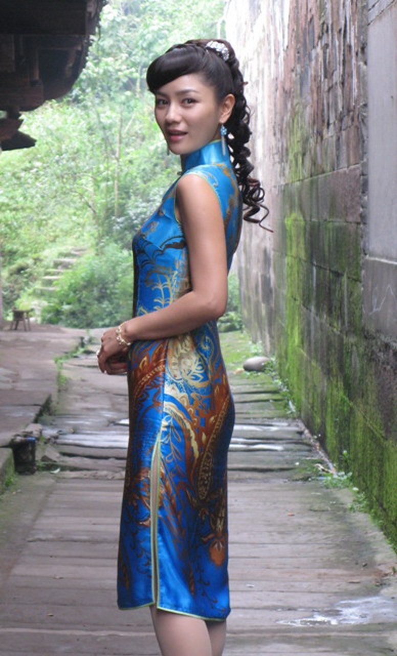 胡可穿旗袍剧照,美艳不可方物