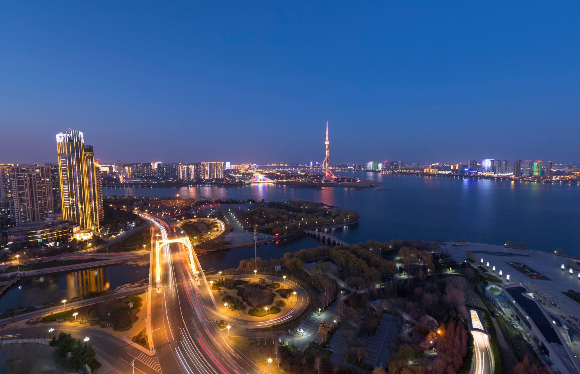 临沂夜景图片真实图片