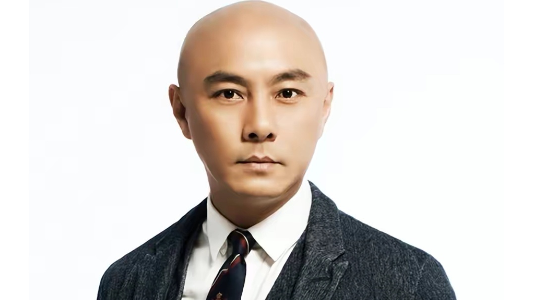 张卫健终极保养秘诀曝光:60岁无白发,逆龄奇迹!