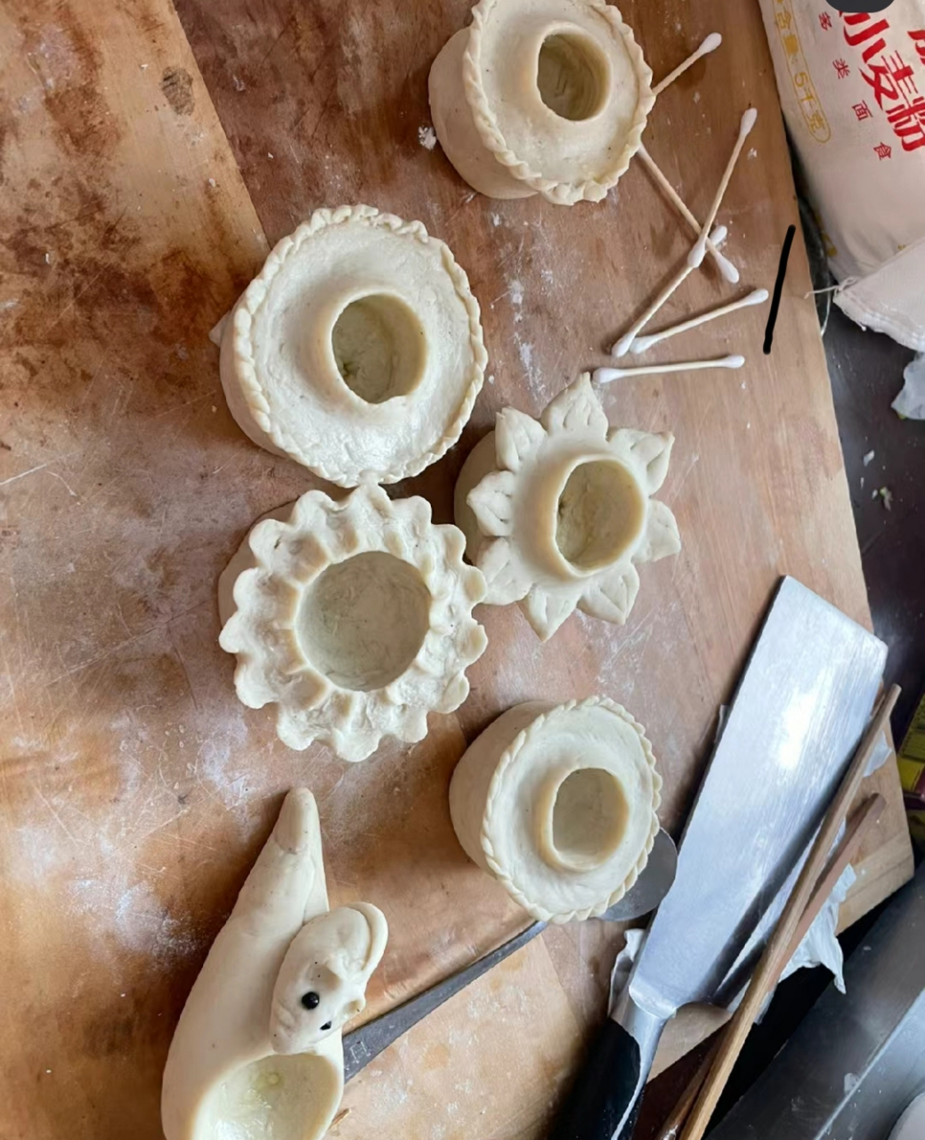 皖北地区在正月十五有独特的传统习俗,那就是制作并蒸煮,点亮"棉花灯"