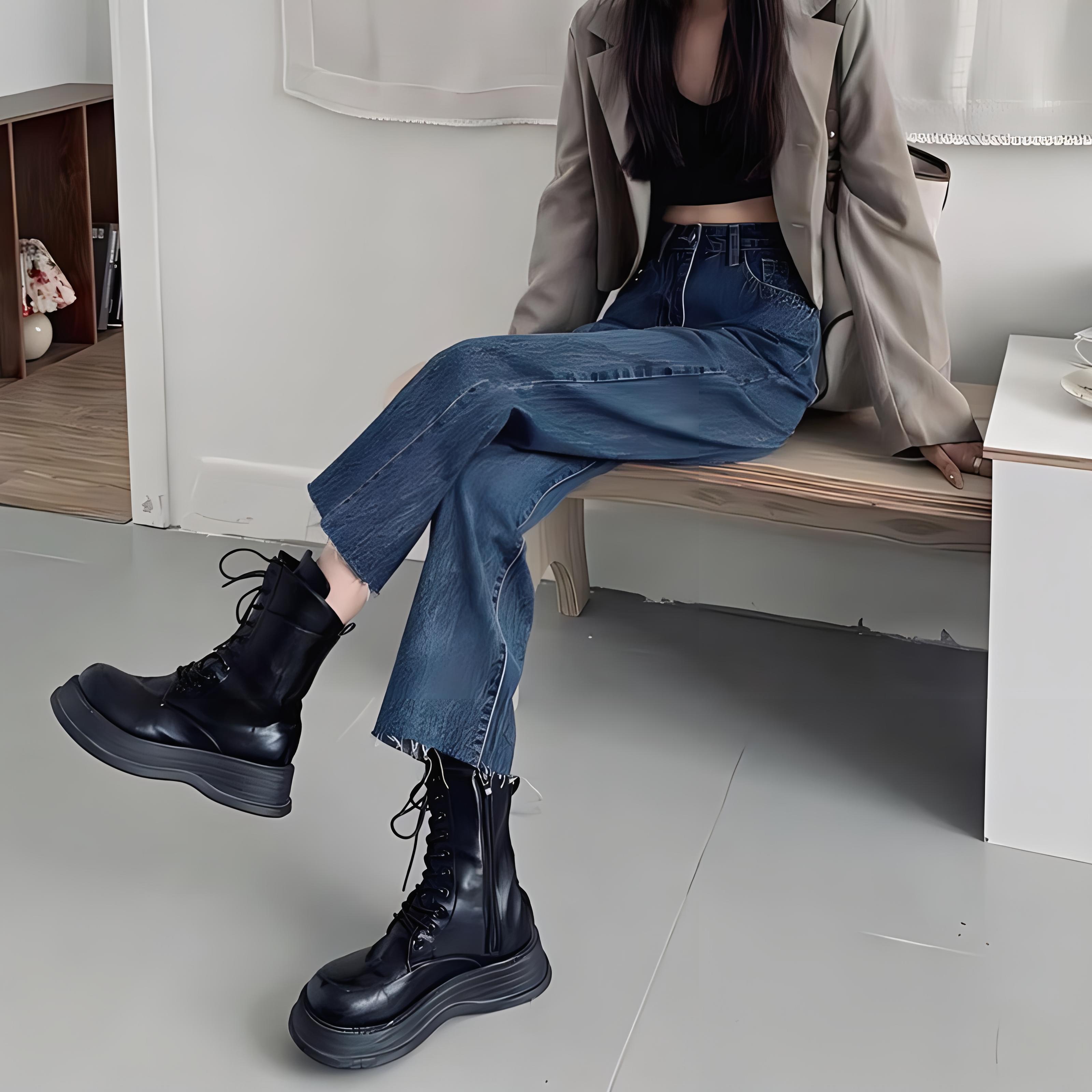 女马丁靴配什么衣服好看