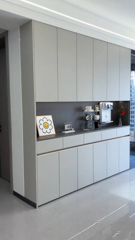 如果再给我一次机会我还是选浅灰色地砖通铺搭配卡其灰色柜子不仅显