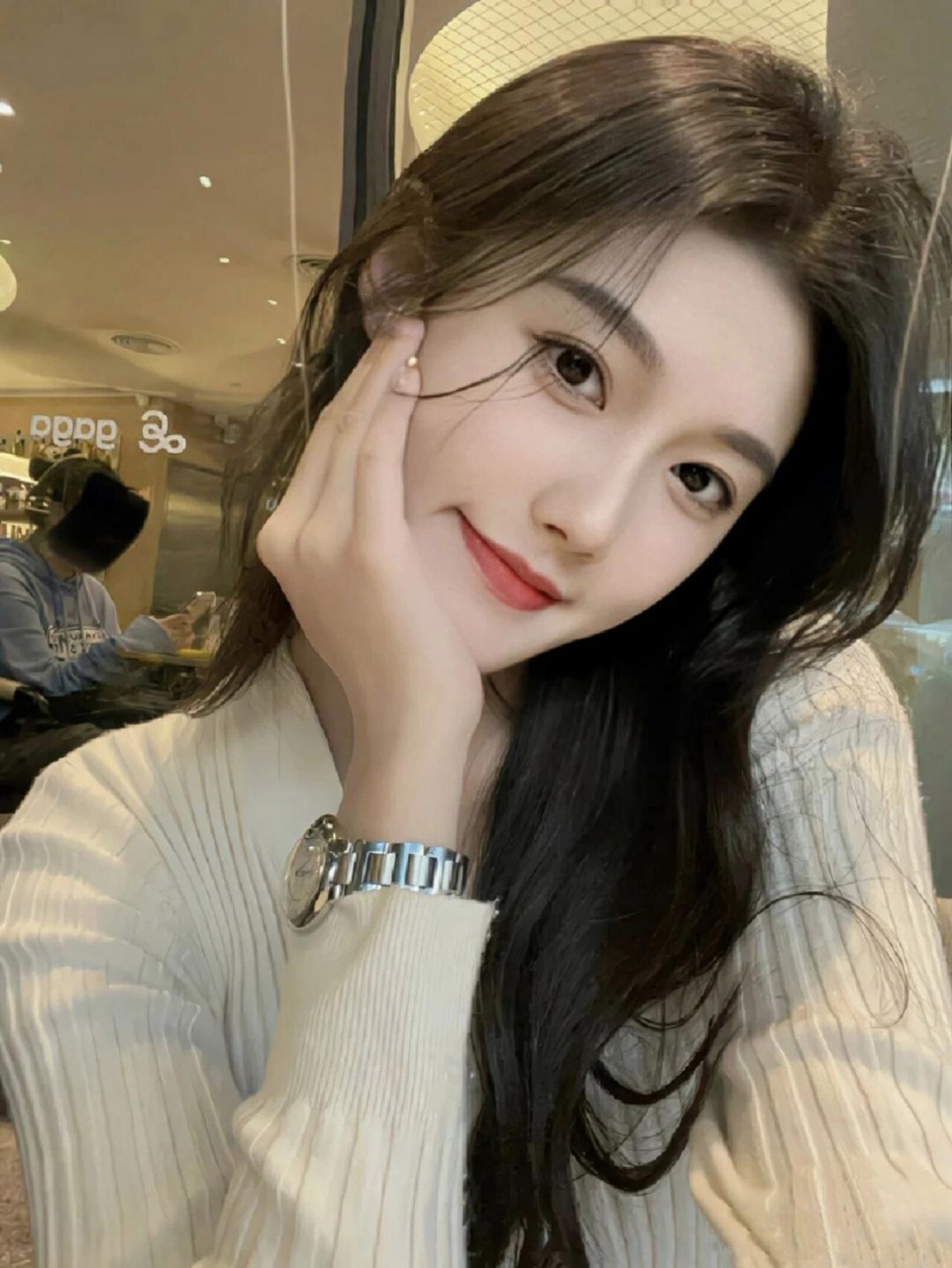 得帅是硬通货,表弟今天结婚了,表弟的结婚对象大家本科,长得还很漂亮