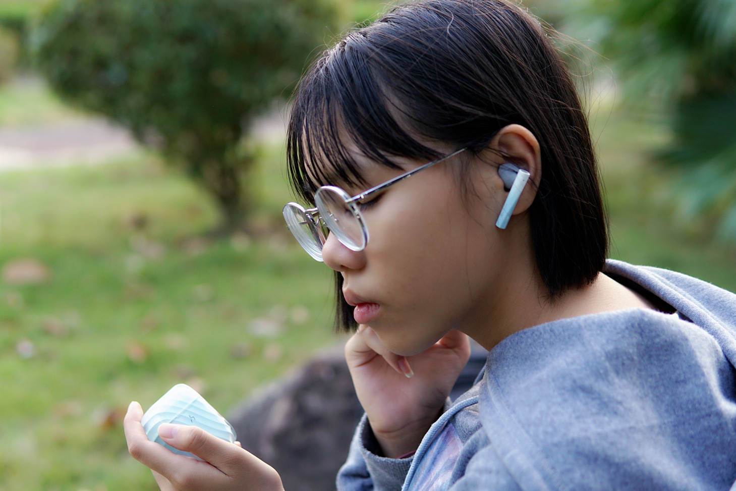 华强北现"狠角色"诺必行耳机.@花姐聊科技的动态