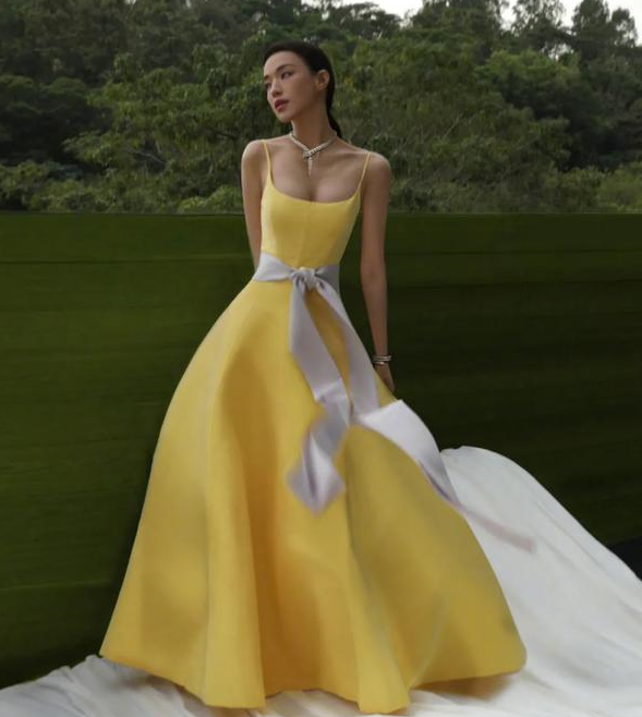 太惊艳!41岁唐嫣首试烟熏妆超百万,令48岁美神舒淇跌下神坛