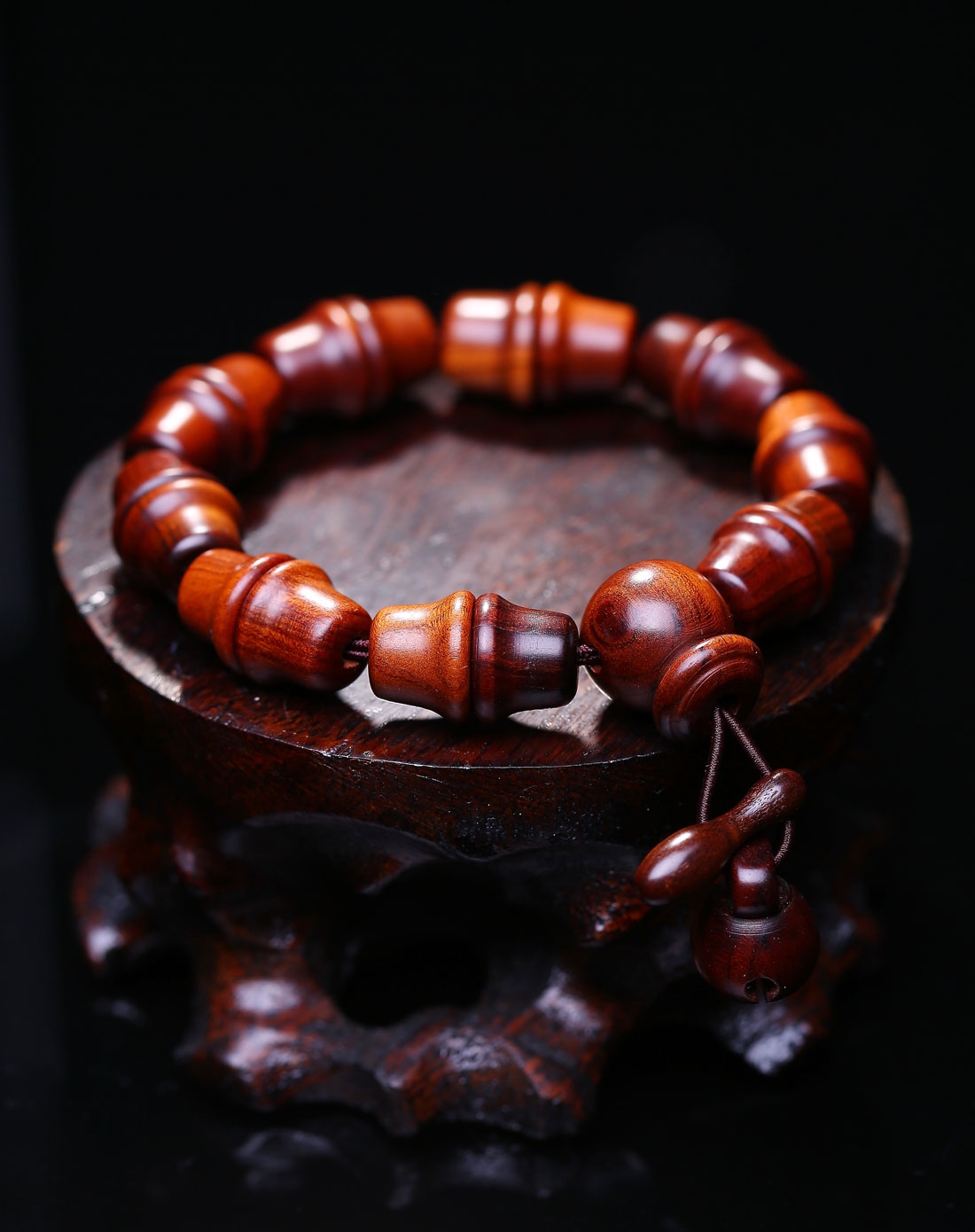 桃木手串变红秘籍:快速盘玩技巧大揭秘!