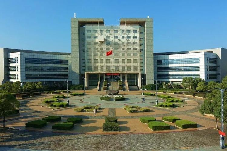 江西财经大学对面是什么学校(江西财经大学对面是什么学校啊)