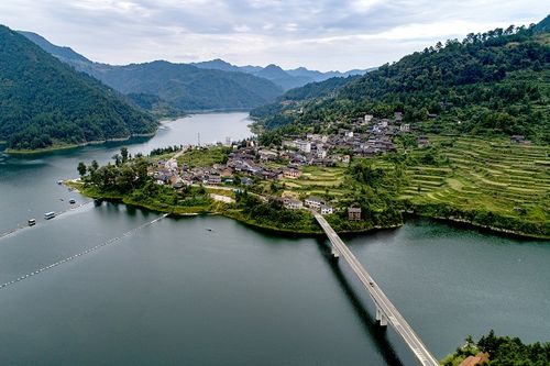 剑河县位于贵州省东南部,黔东南中部,东邻天柱县,锦屏县,南连黎平县