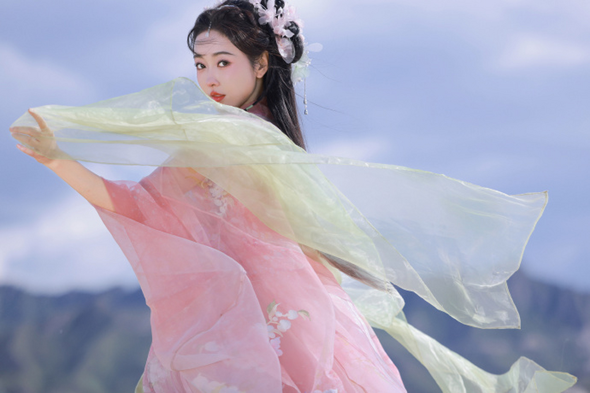 宣璐的古风美照,骑马的女侠,好飒!