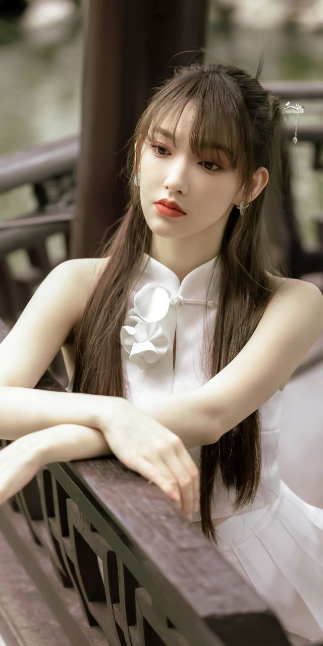 程潇旗袍装扮惊艳揭秘  在时光流转中捕捉到的一瞬,我仿佛亲历了一场