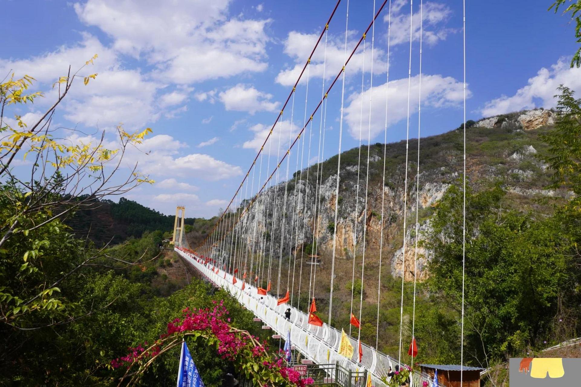 南洞风景区 1,门票便宜,35元,学生半价,老人免票.