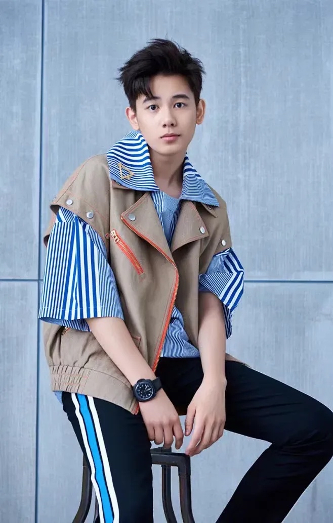 这十多年里,大半个内娱的女演员都演过胡先煦的妈妈,有了这么多妈妈的