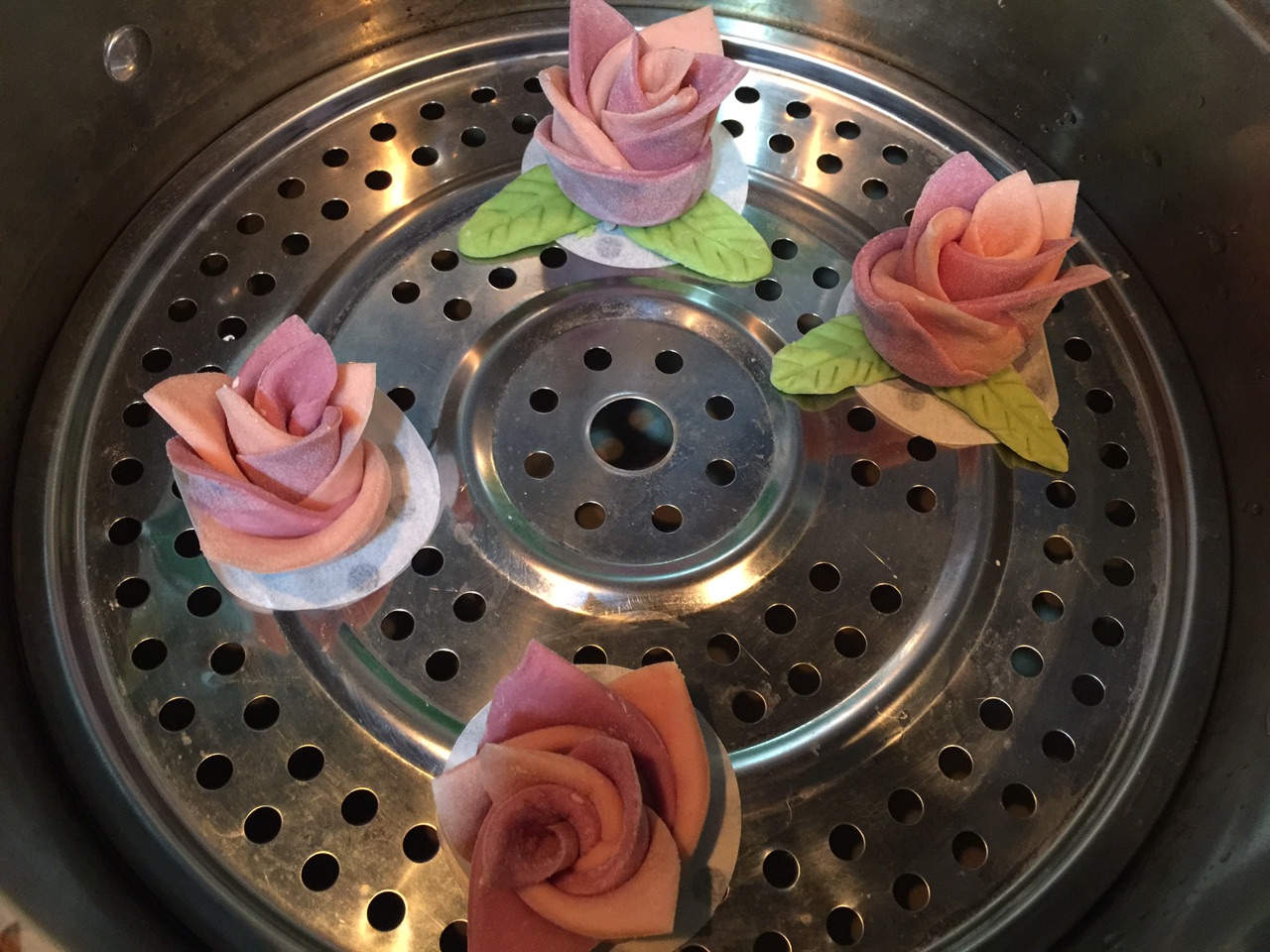 五彩玫瑰花馒头,色香味俱佳,独具创意,让美食变成绝美艺术!