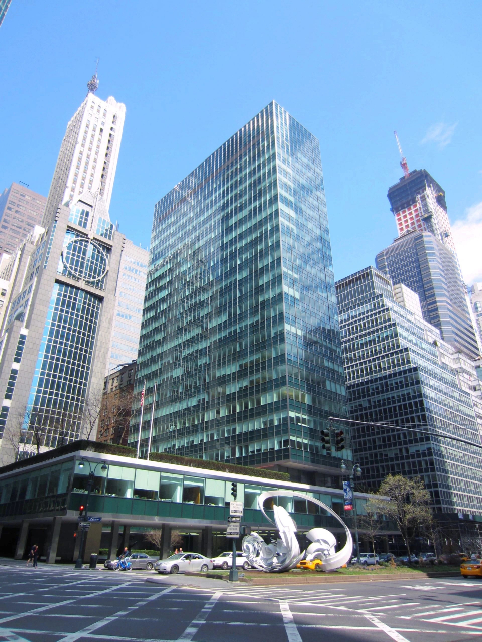 建筑名称: 利华大厦〔lever house〕 地理位置: 美国纽约 建造时间