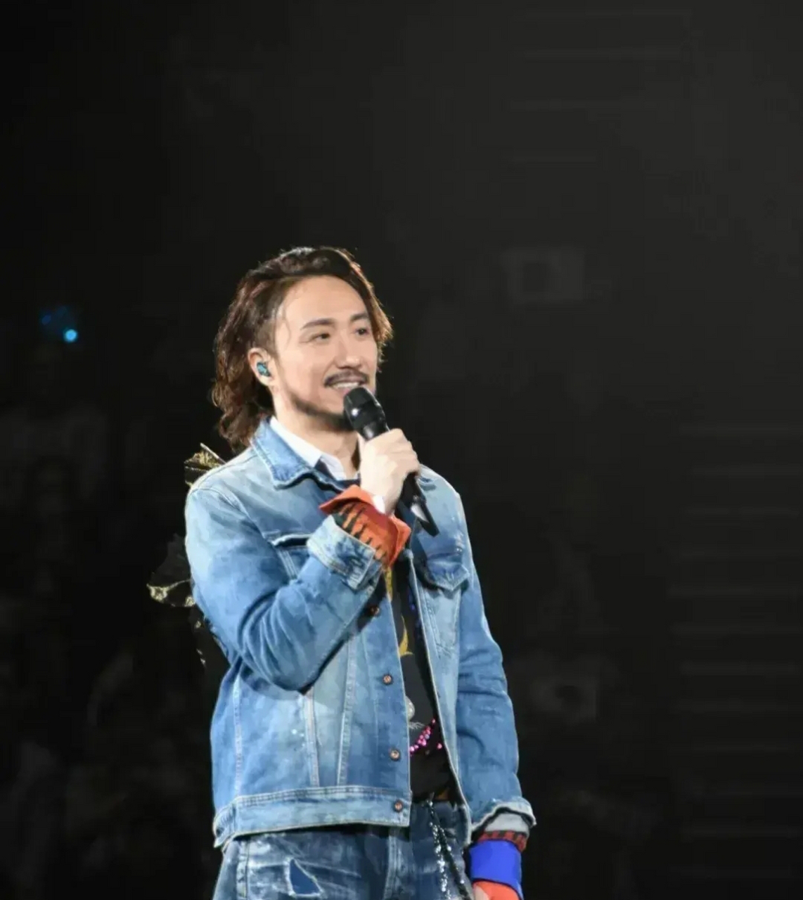 郑中基# 郑中基这造型也太帅了吧!  实在是太帅了,妥妥的魅力型男.