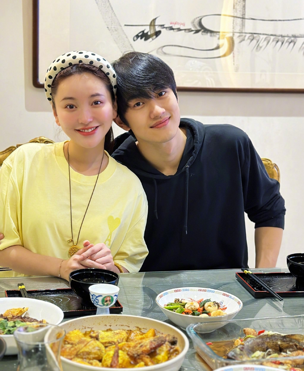 金莎找个比自己小19岁的男朋友,都说她是恋爱脑,是嫉妒吗?