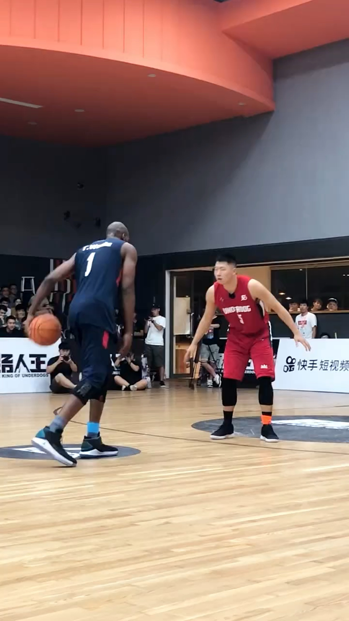 防守人很疑惑这球你怎么看路人王篮球聚焦每一次全力以赴