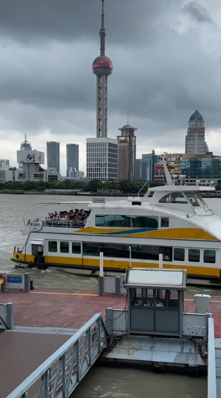 上海外滩最实惠的轮渡流传至今