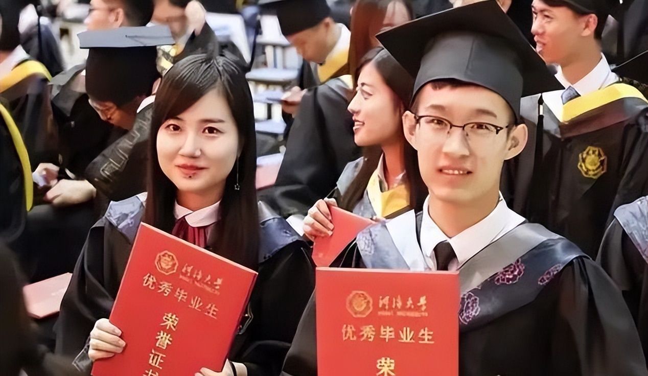 普通家庭培养个985大学生要花多少钱?农村家长表示快供不起了!