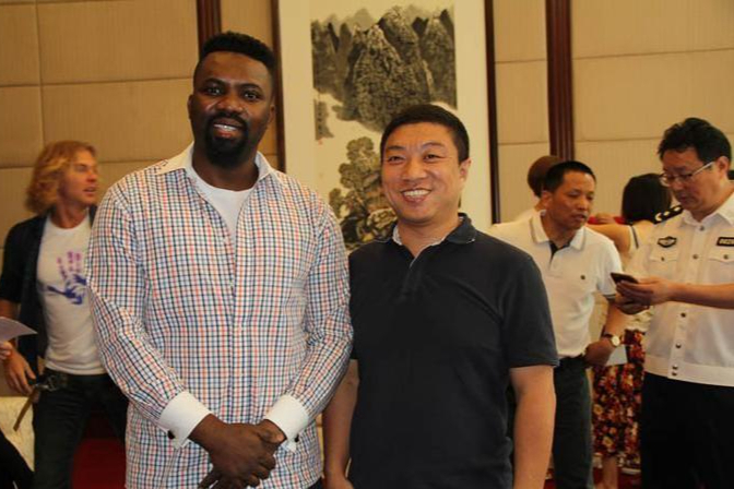 回顾非洲歌手郝歌,来中国时许下愿望:"入籍中国,名扬天下"