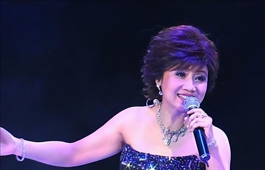 回顾张德兰巅峰时为爱隐退40岁成为医生一生无儿无女