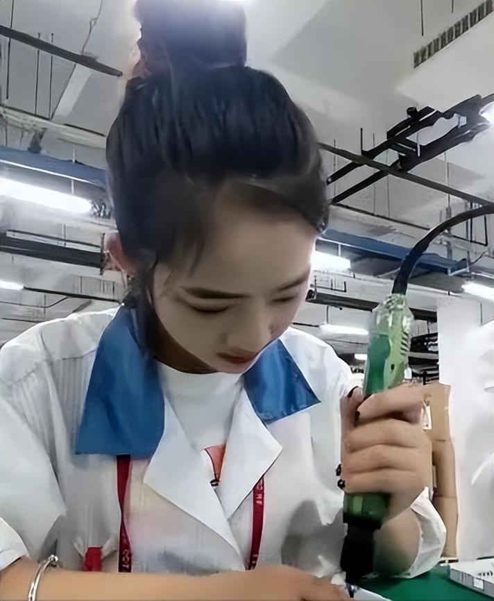 回顾95后女卡车司机因6000元被卖两婚两离后被奥斯卡导演选中