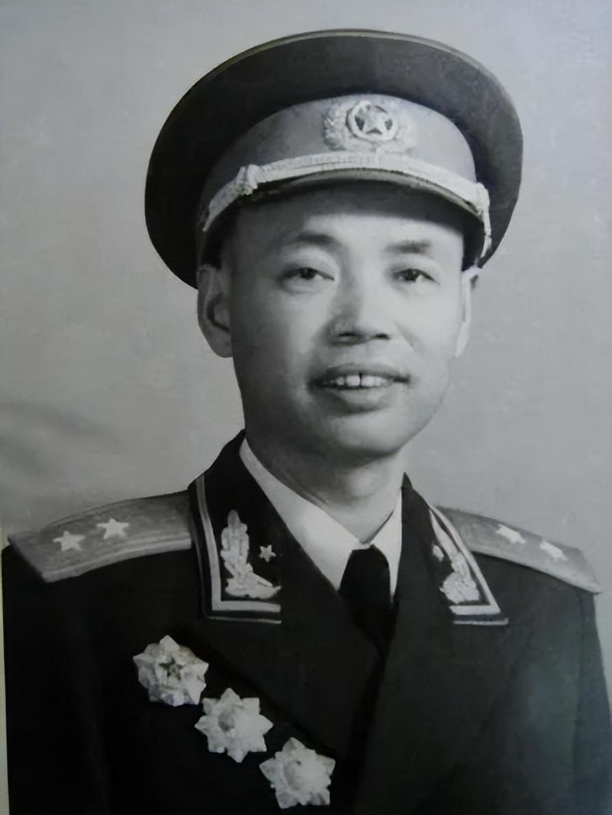 而彼时的他们谁也没想到这一次的分别竟成为了永别,鲍先志跟着队伍一