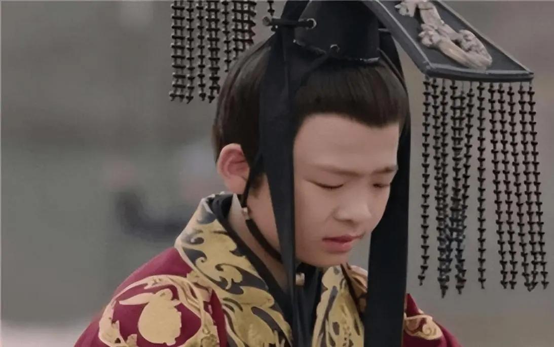 汉武帝去世后他的儿子即位时只有八岁为何汉朝却没发生内乱