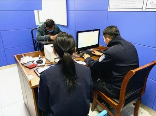 回顾煤老板被4名民警抢劫1000万事后称钱不要了