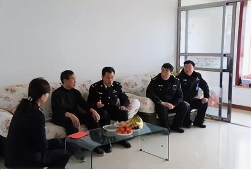 回顾煤老板被4名民警抢劫1000万事后称钱不要了