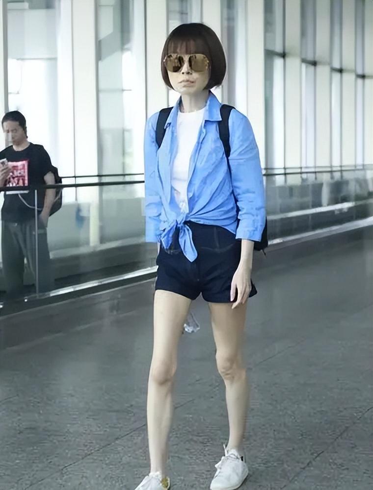 好家伙41岁贾玲和53岁鲁豫同框饿瘦和运动瘦的差距一目了然