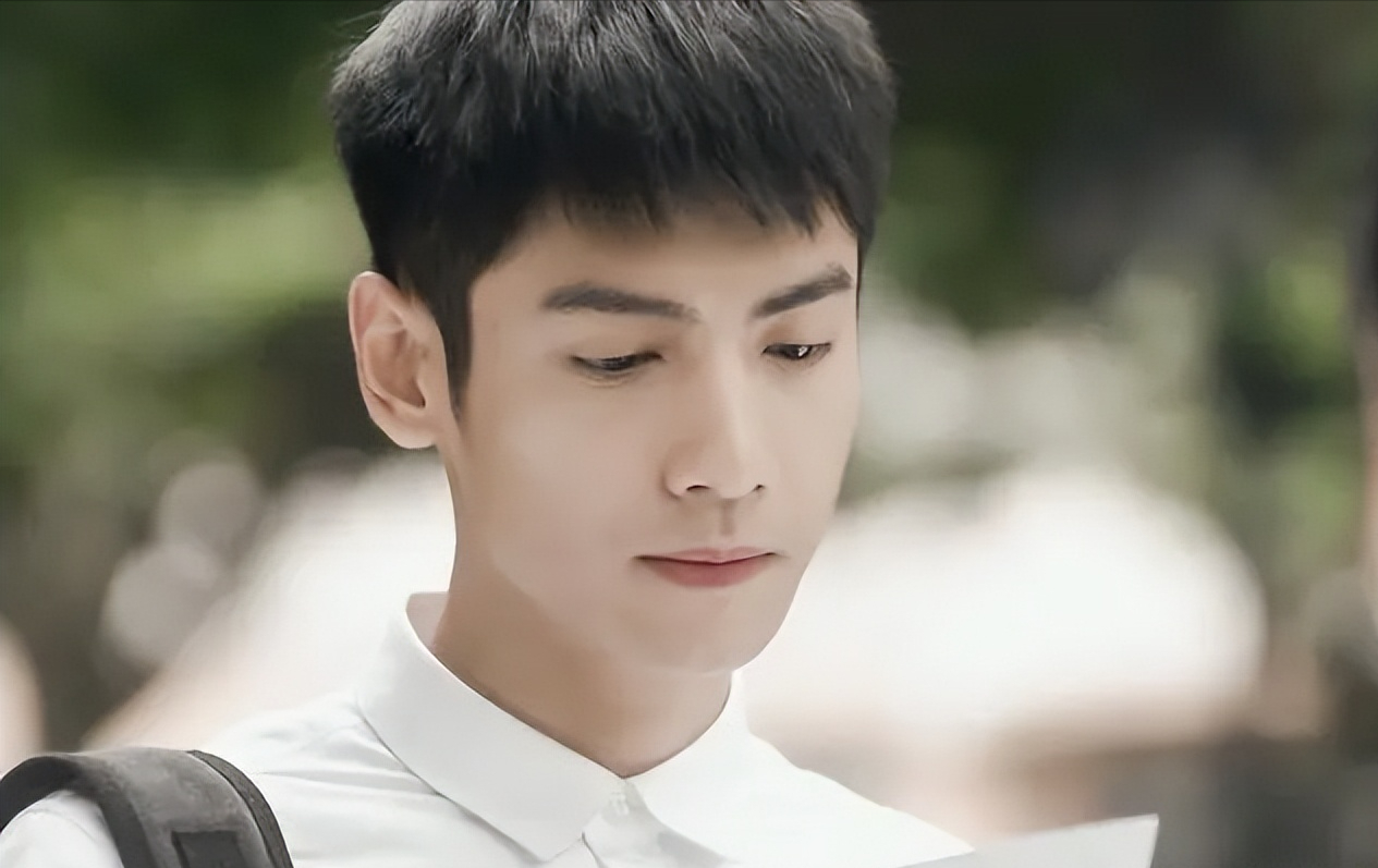 历来上戏出帅哥看雷佳音大学的帅哥圈就理解他为啥说当年难混