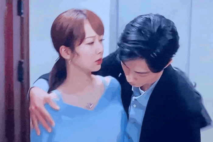 许多女演员甚至无需与男演员相比,也能毫不费力地完成"公主抱".