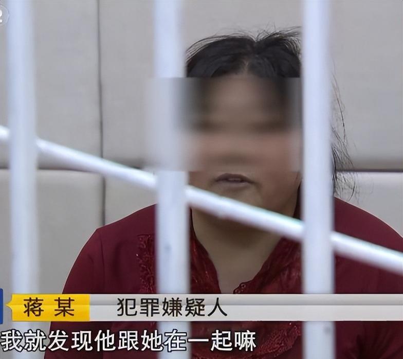 回顾17年四川男子死在情人家门口妻子故作伤心奇怪血迹揪出真凶