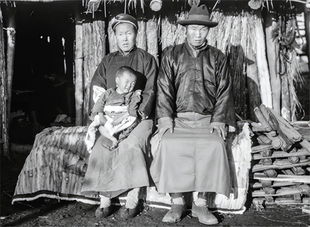 海兰察,清索伦人(今鄂温克族),出生于呼伦贝尔(位于今内蒙古自治区).