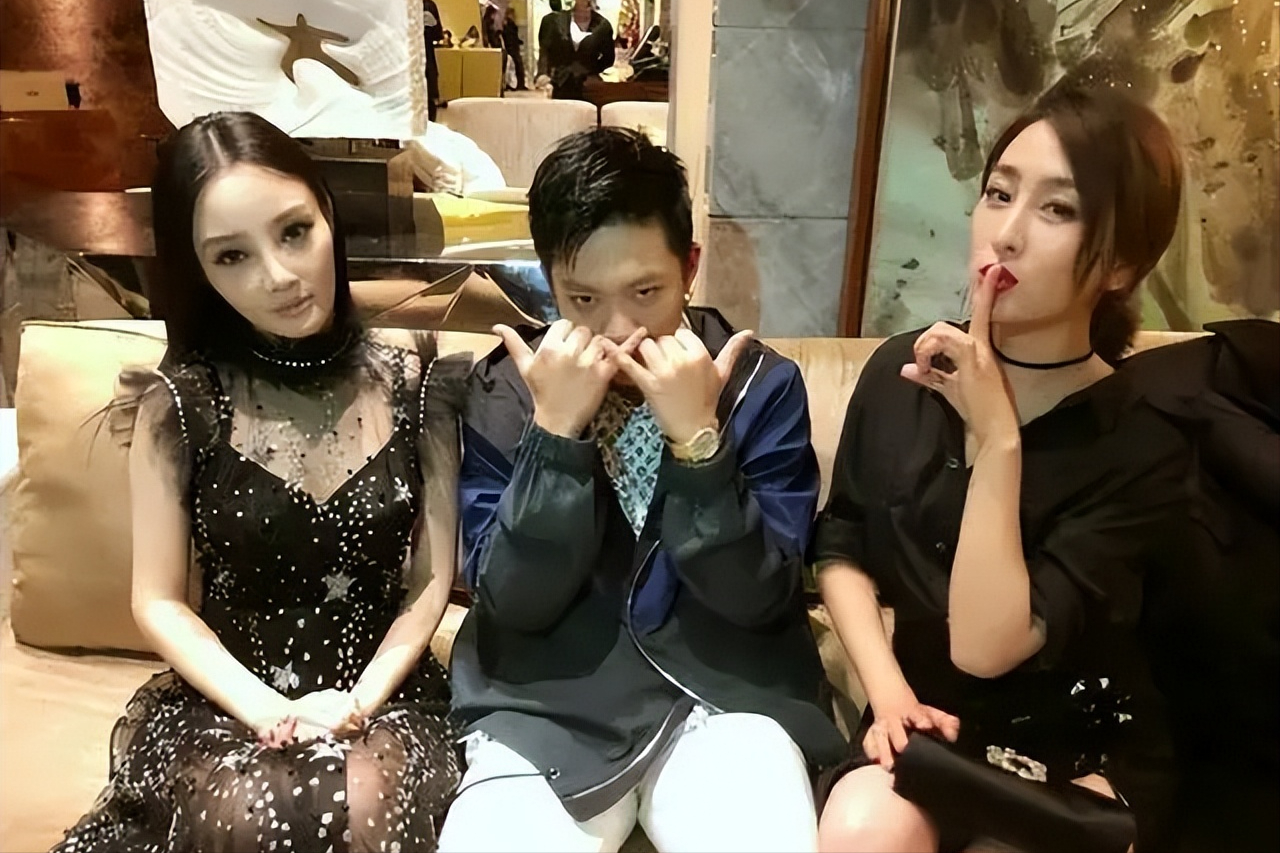 与黑人一起下海玩耍与吴奇隆散布丑闻马苏比徐静蕾还勇敢