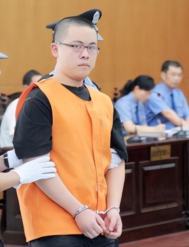 回顾毁容女孩周岩十多次整容手术重塑容貌如今收获美好人生